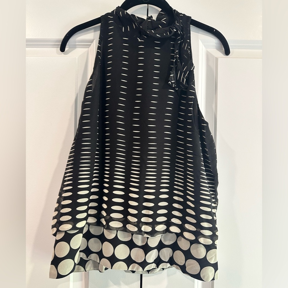 NWT Dana Buchman Black and White Patterned Top